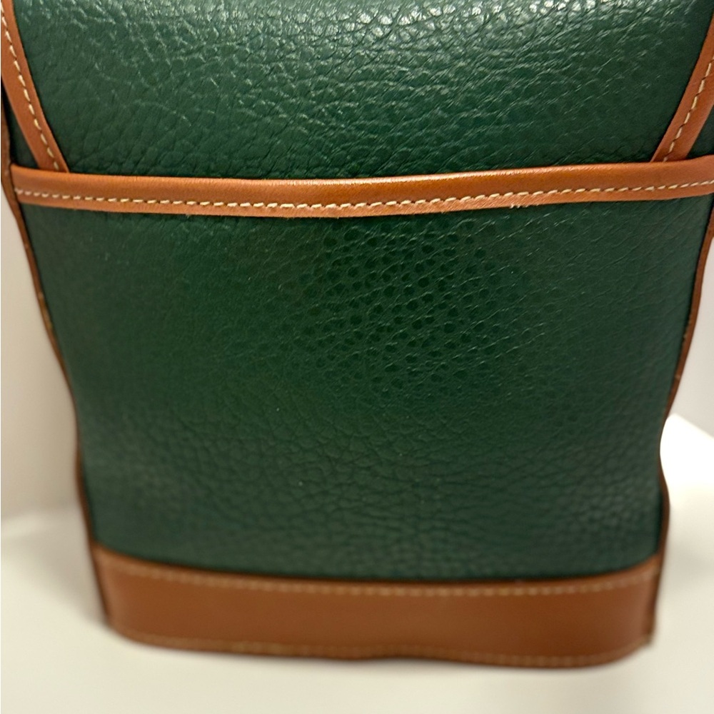 Vintage Michael Steven’s International Crossbody - Picture 5 of 8